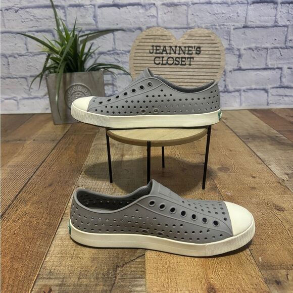 Native Jefferson  Slip-On Light-Weight Pigeon Grey/Shell White M 6 W 8 - Picture 2 of 11